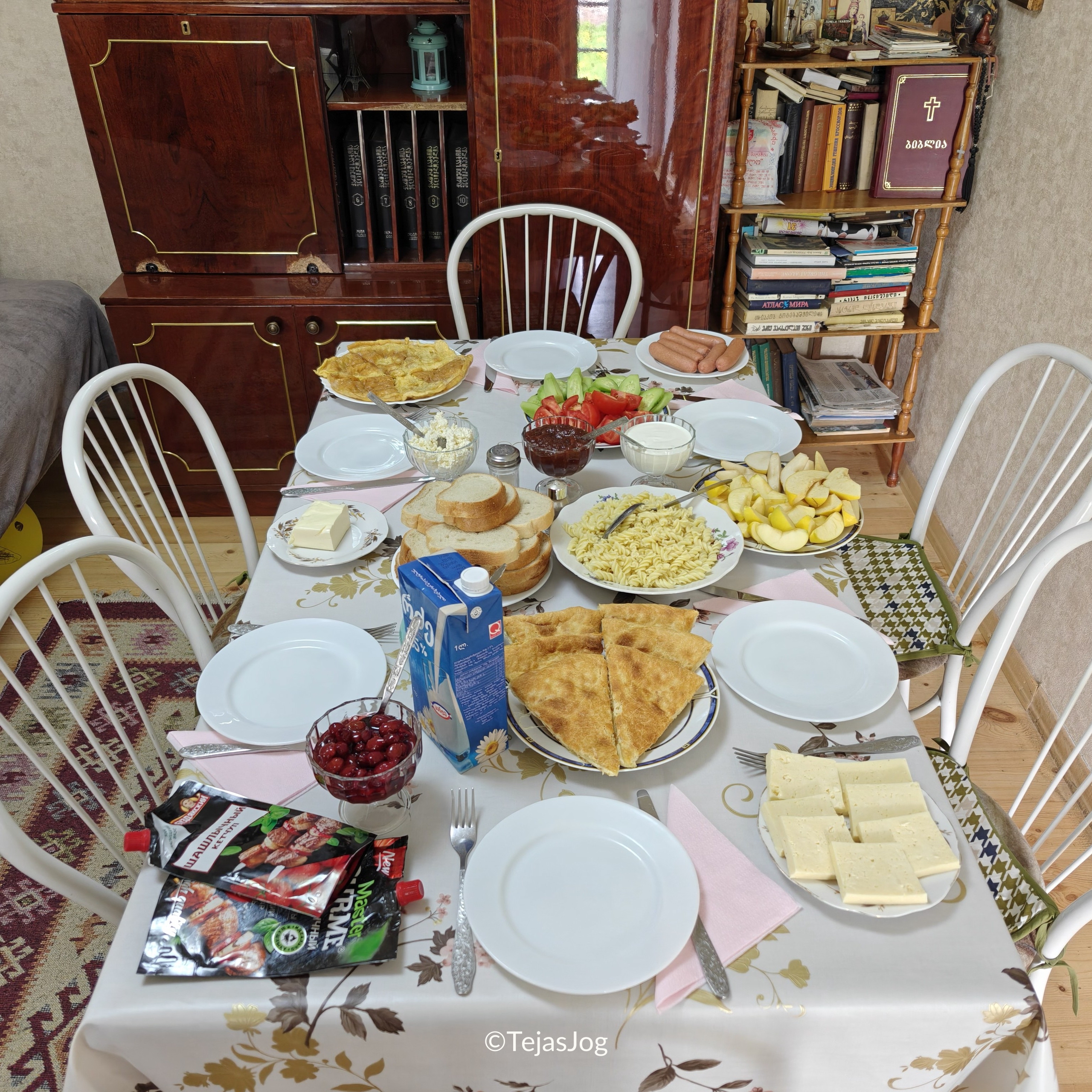 Breakfast at Kushashvili Seven Sisters