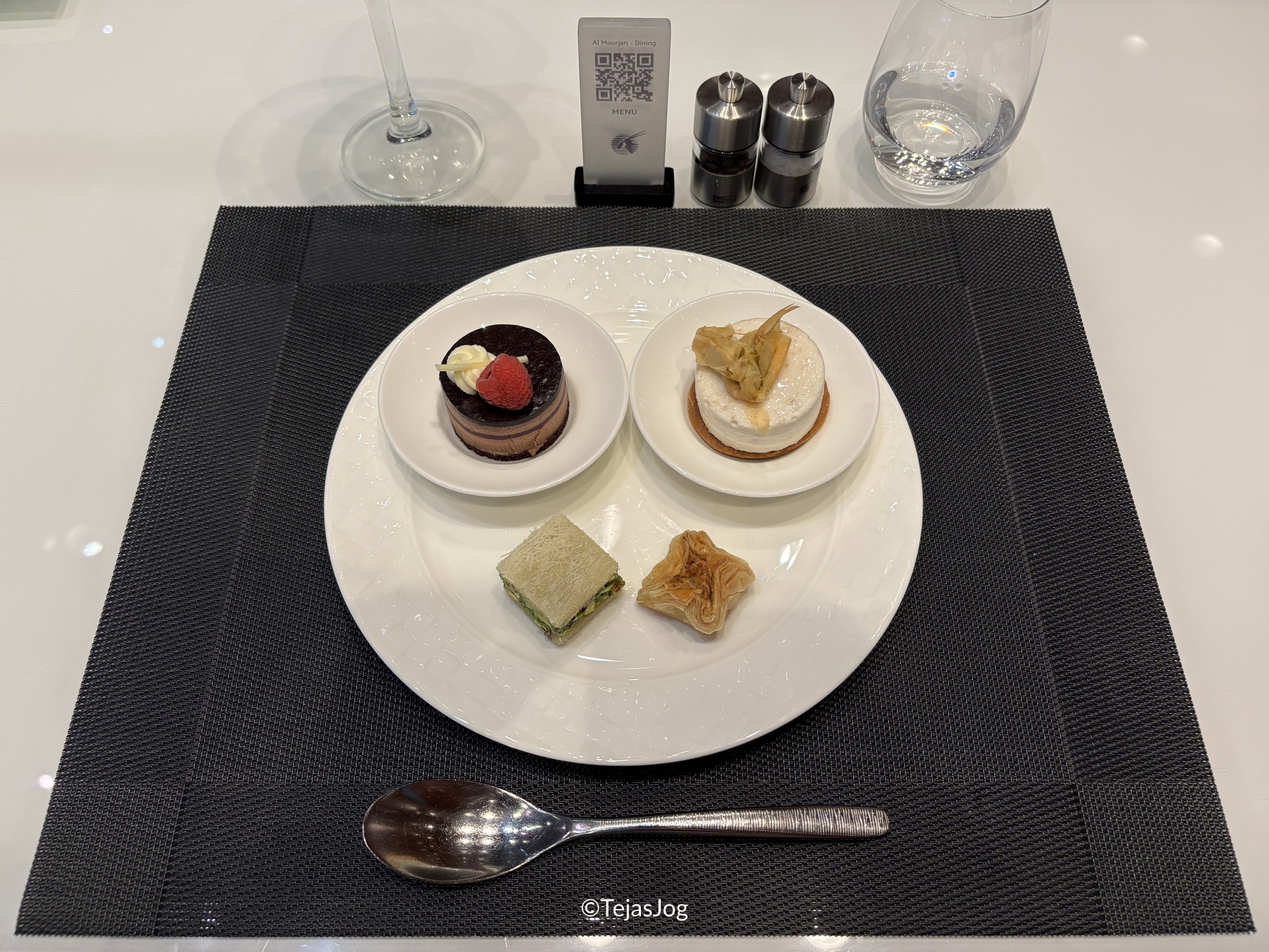 Al Mourjan Lounge desserts