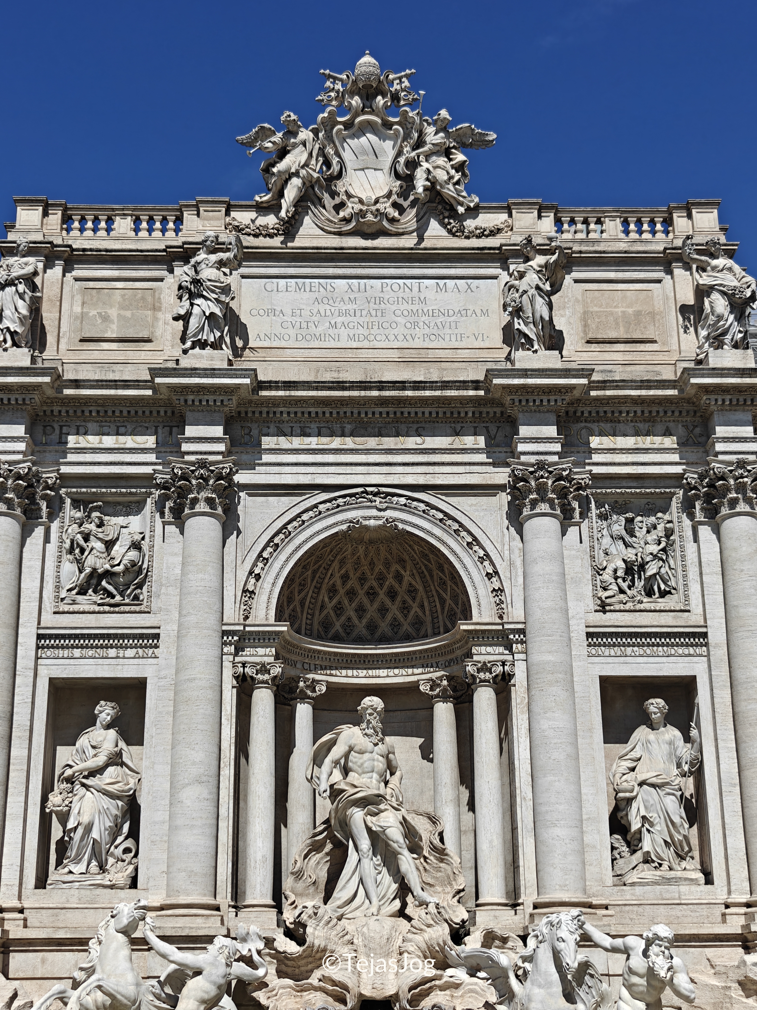 Trevi Fountain / Fontana di Trevi Trevi Fountain / Fontana di Trevi