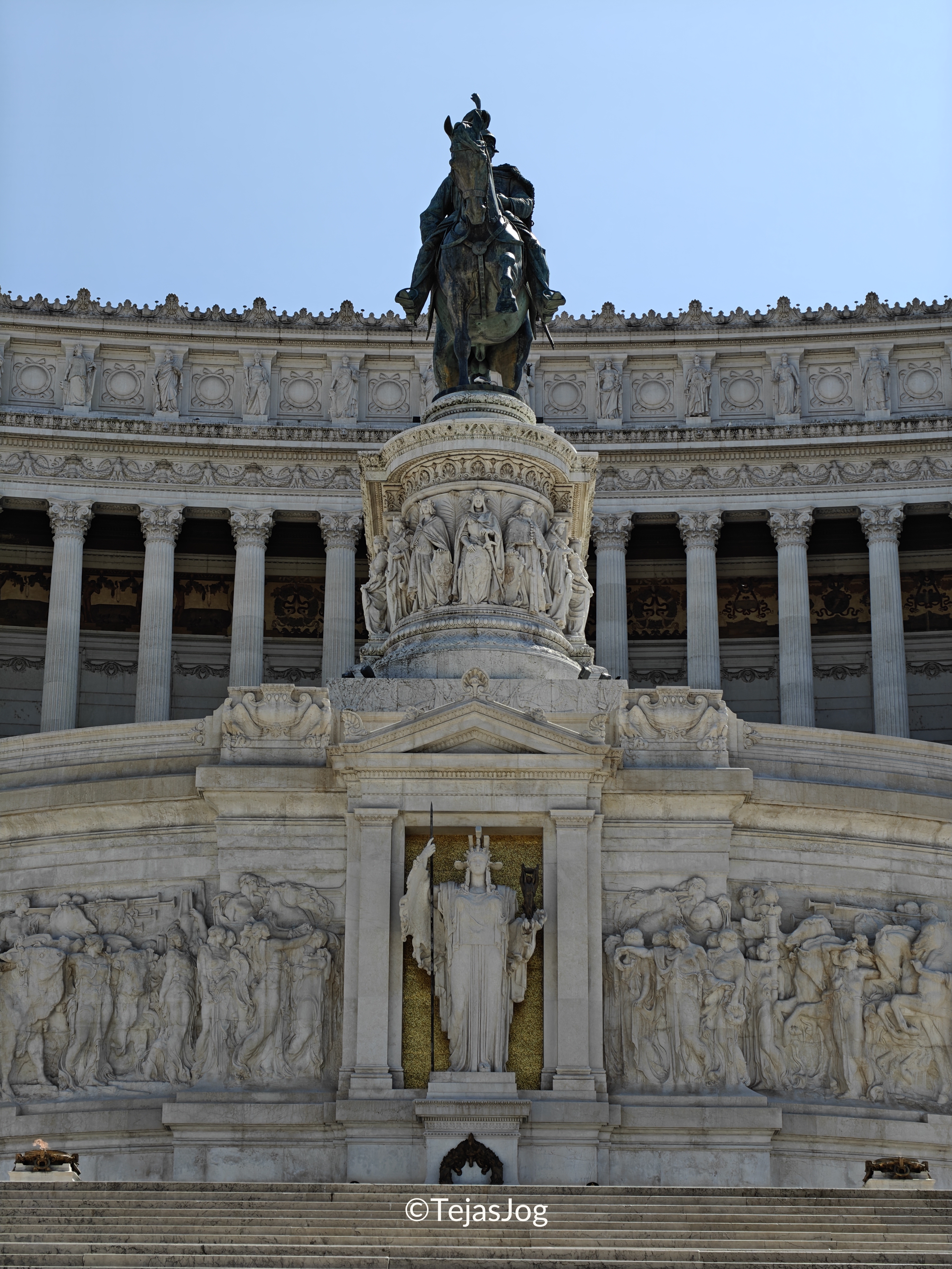 Monument to Victor Emmanuel II / Monumento a Vittorio Emanuele II Monument to Victor Emmanuel II / Monumento a Vittorio Emanuele II