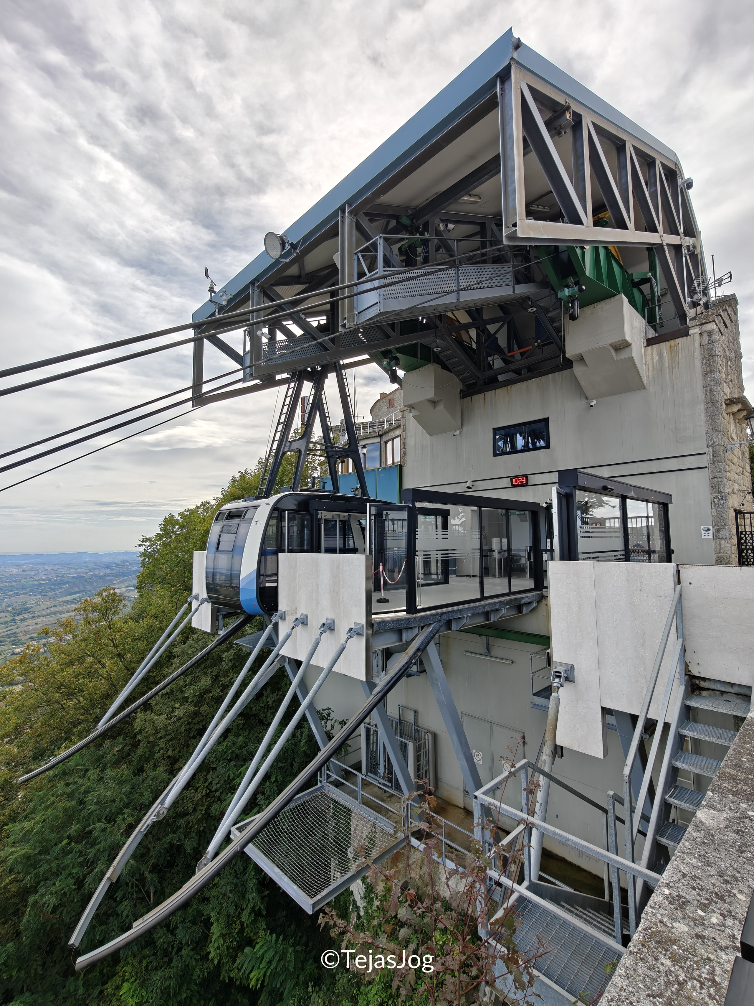 San Marino gondola lift station