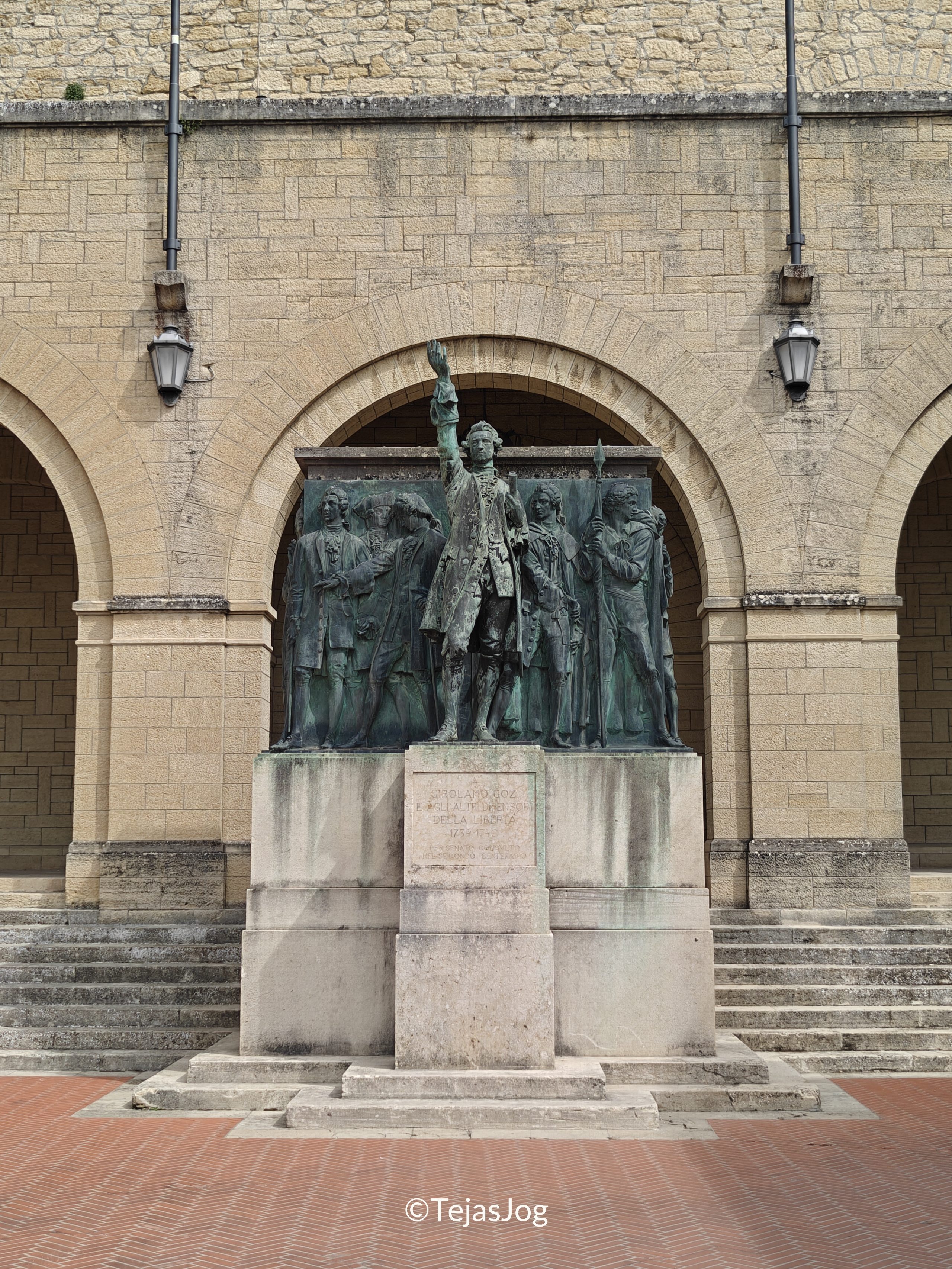 Monument to Girolamo Gozi