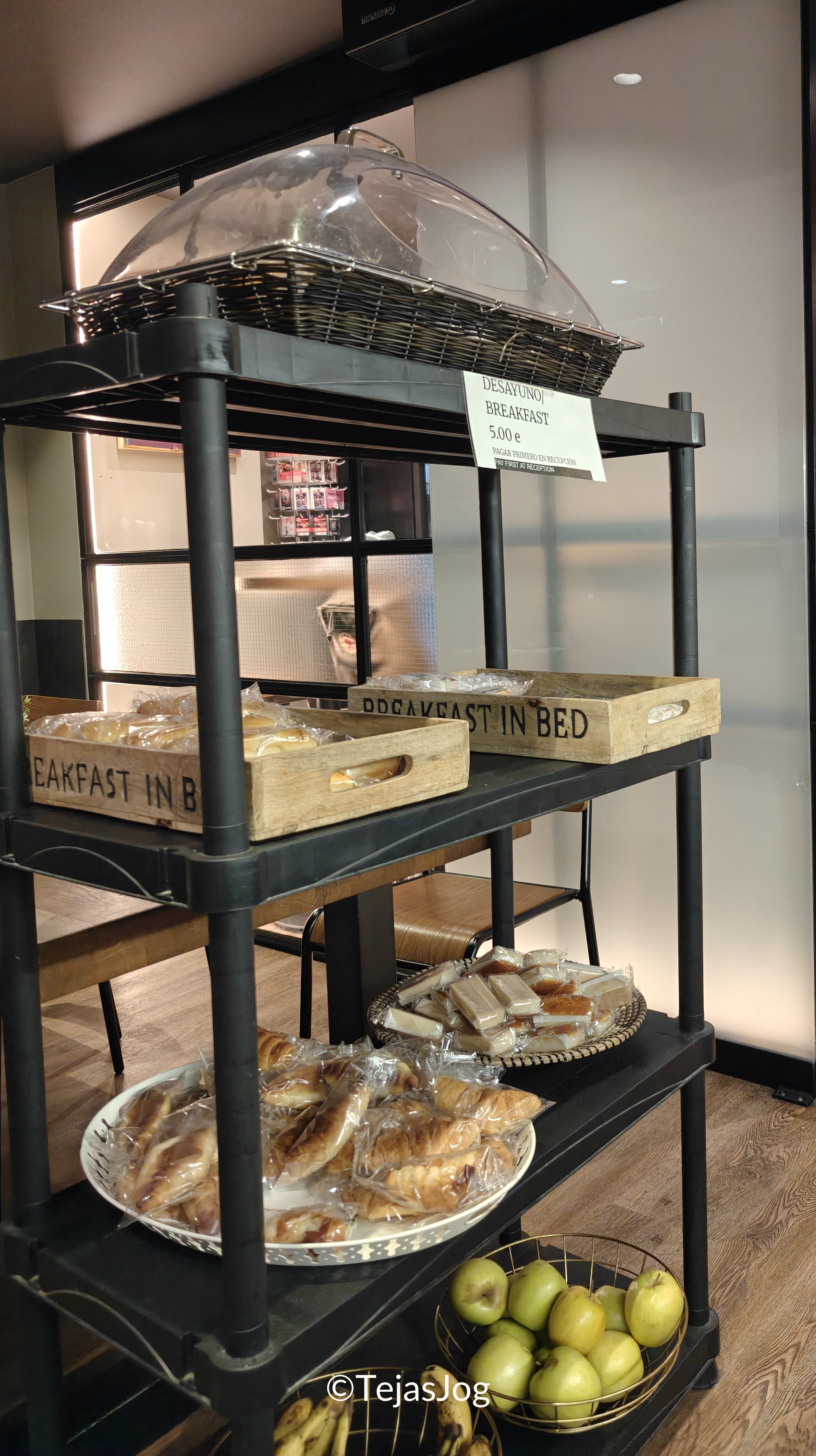 Breakfast at Airhostel BCN