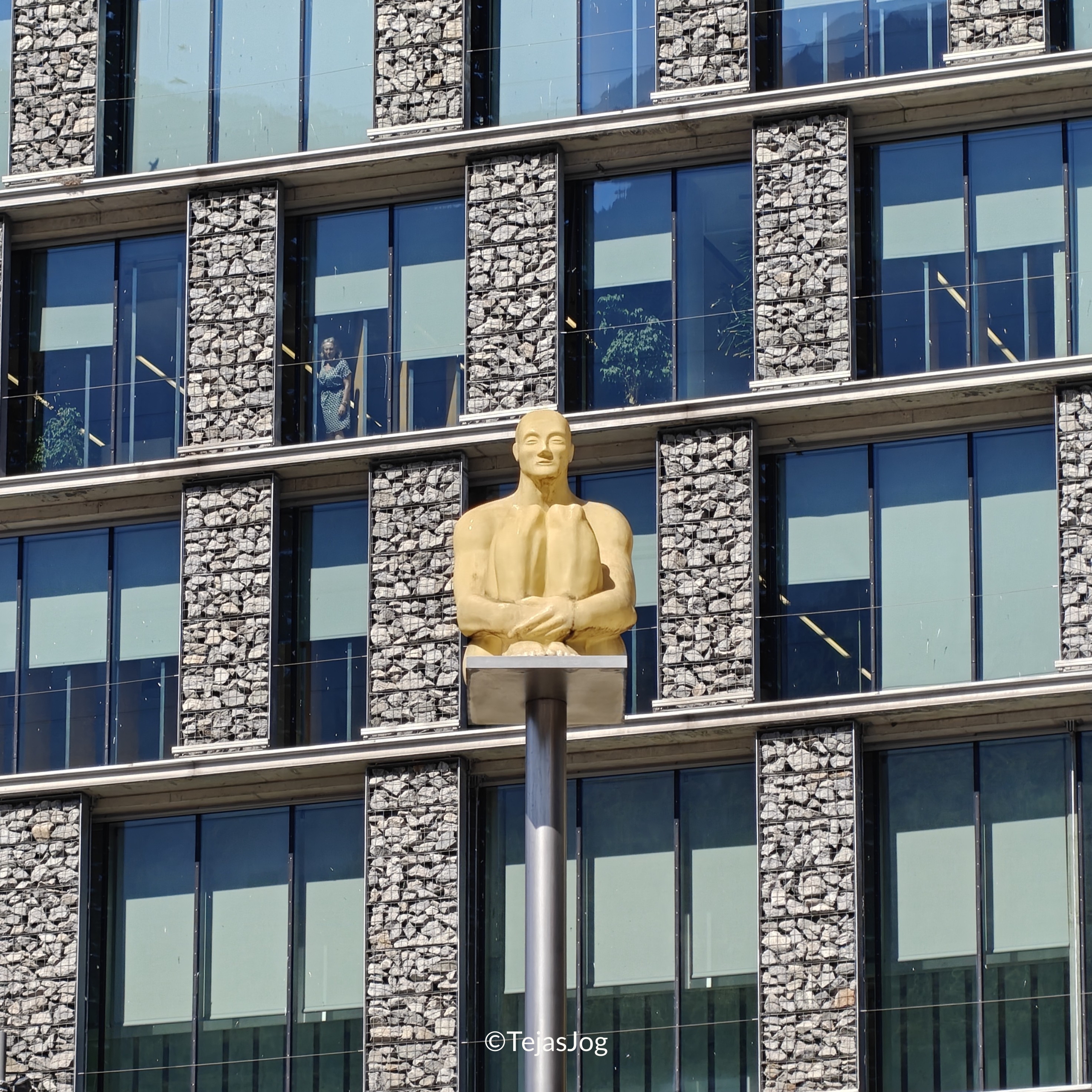 7 sculptures by Jaume Plensa