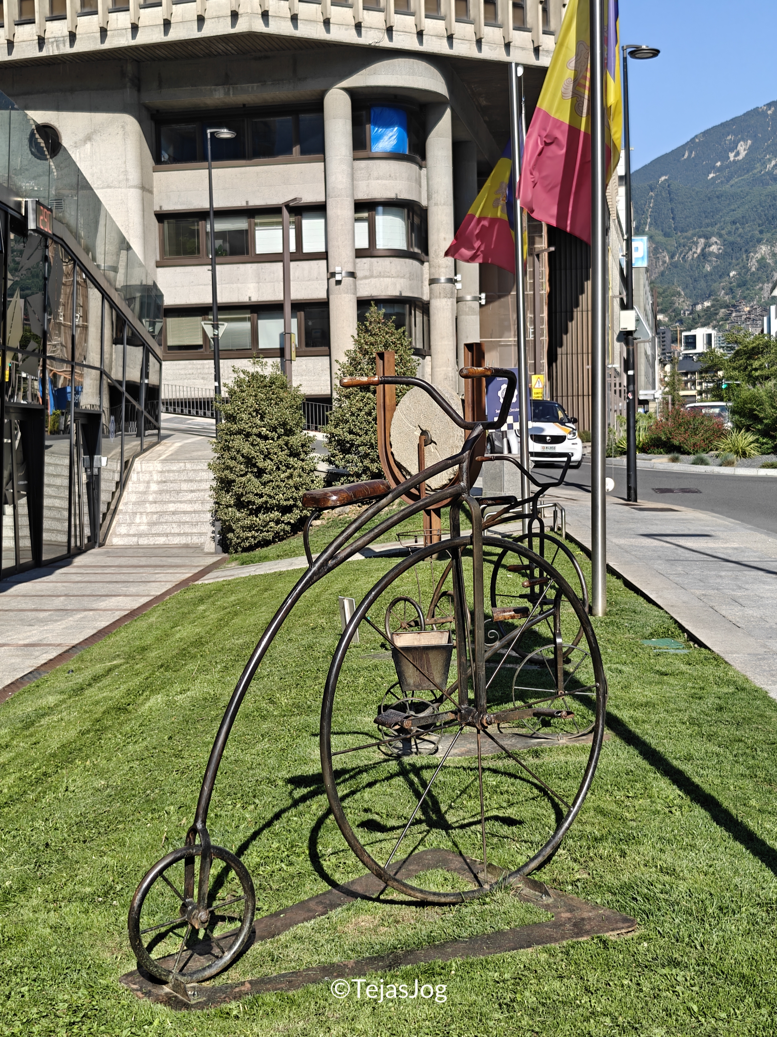 Plaza of the 7 Poets / Plaça dels 7 Poetes