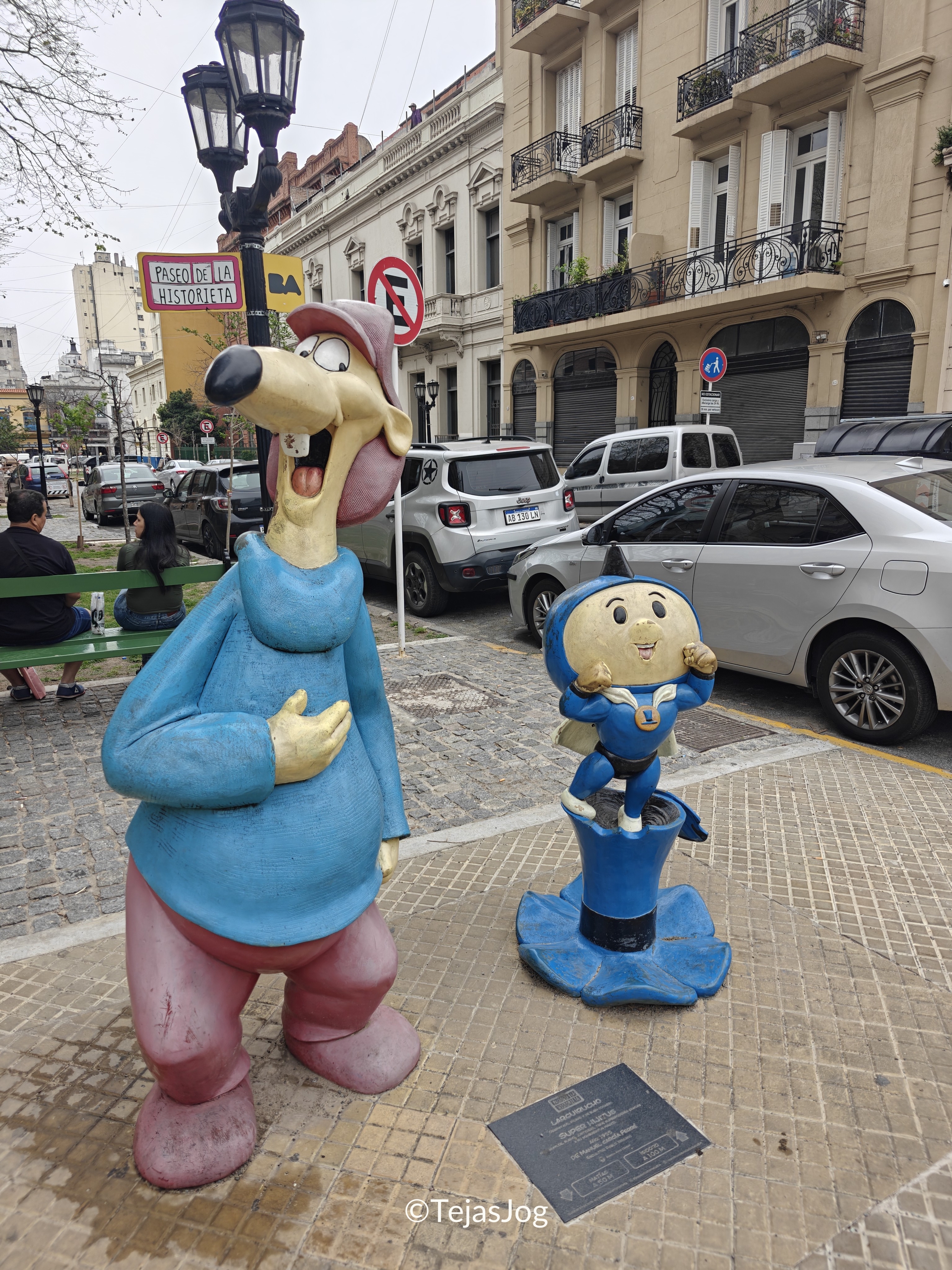 Larguirucho y Super Hijitus - Paseo de la Historieta