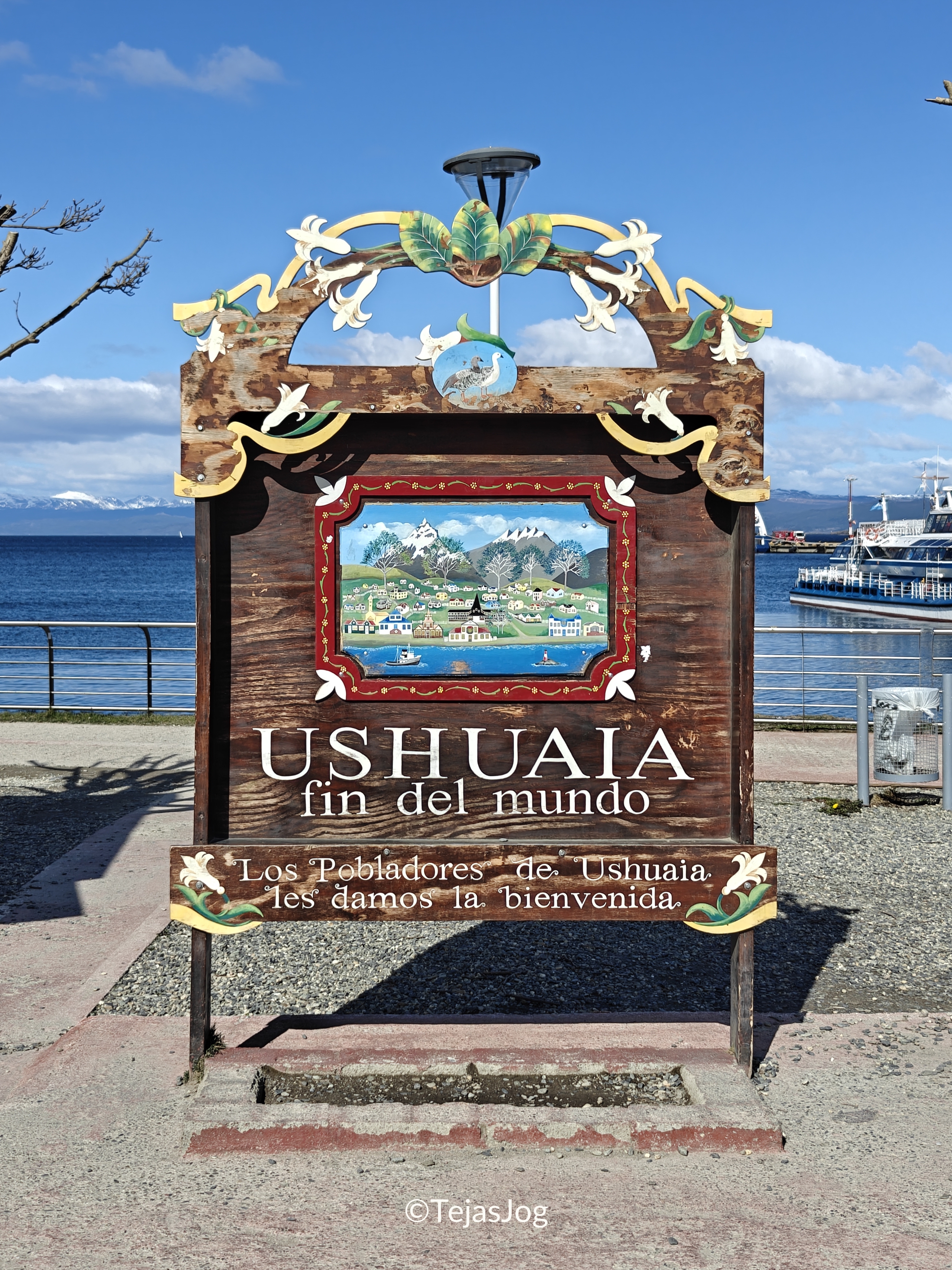 Ushuaia End of the World sign / Cartel de Ushuaia - Fin del Mundo