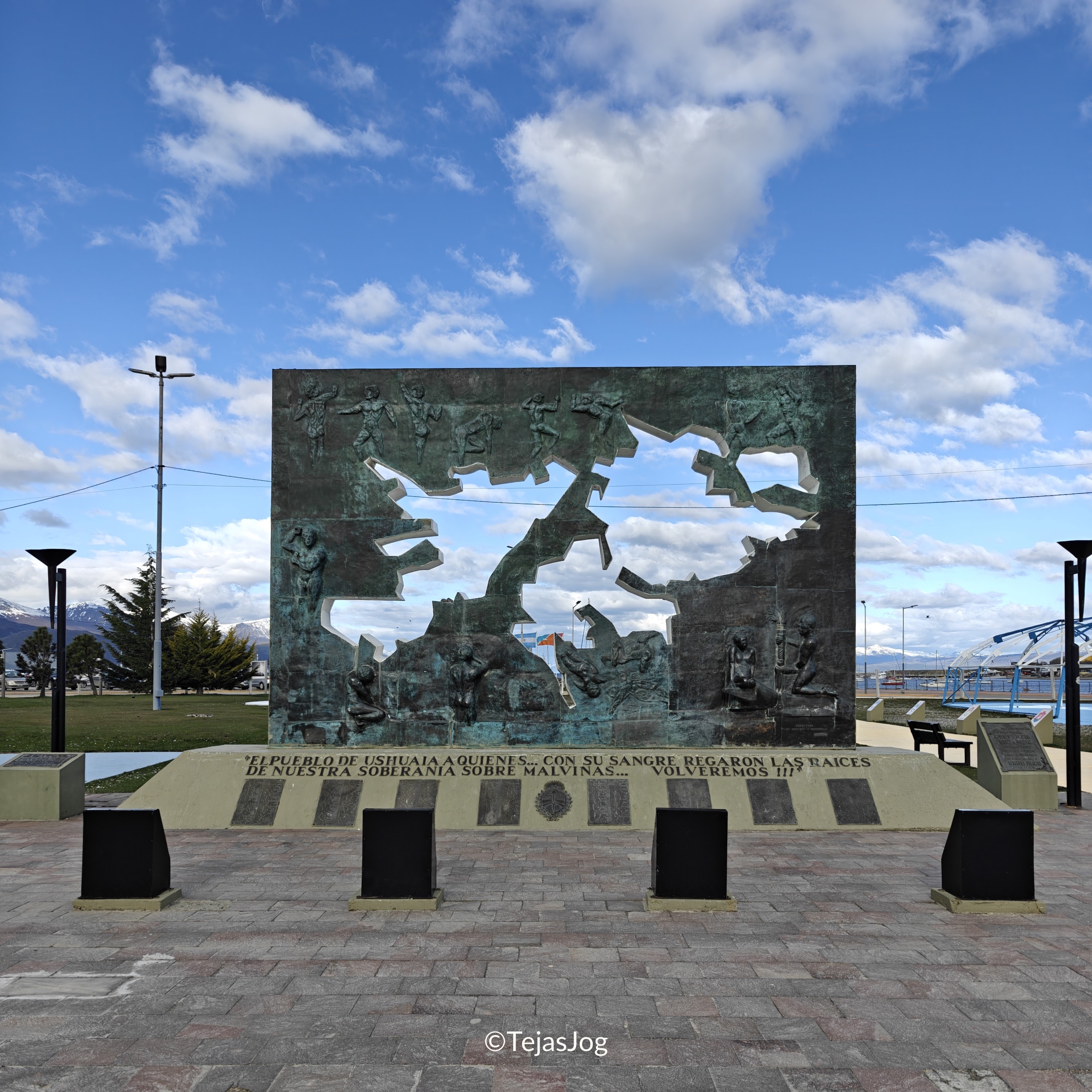 Malvinas Memorial / Monumento a los Héroes de Malvinas