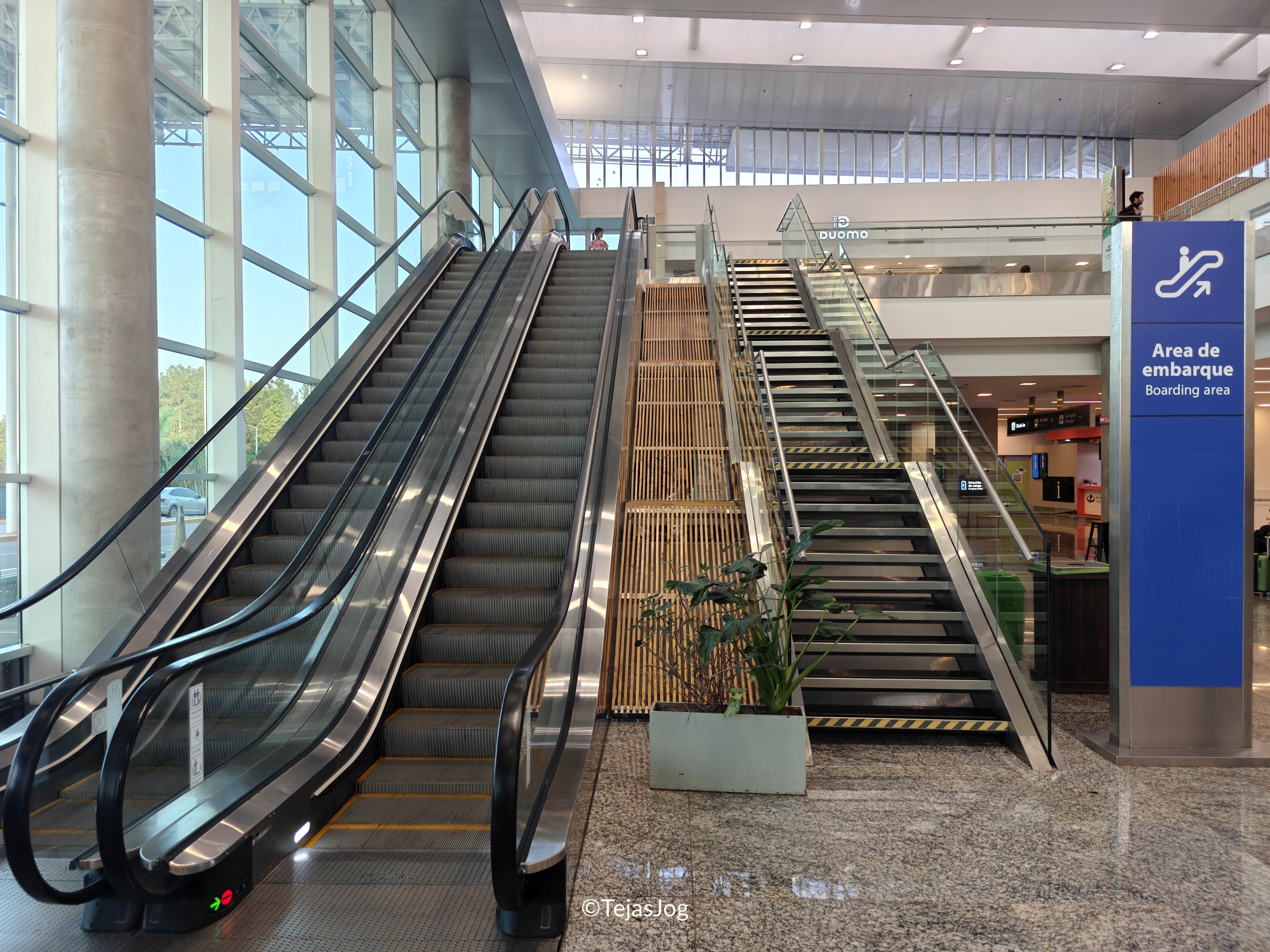 Iguazu Falls International Airport / Aeropuerto Internacional Cataratas del Iguazú