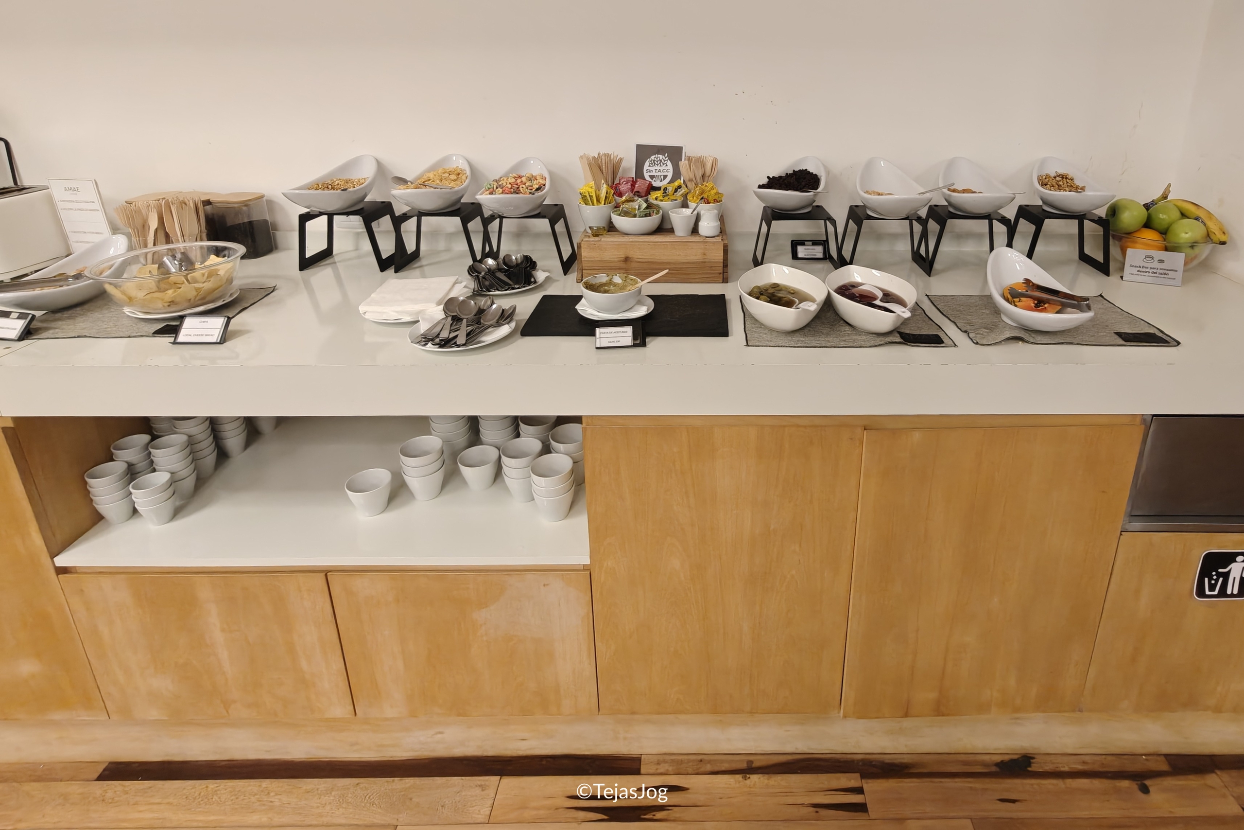 Buffet at AMAE Lounge