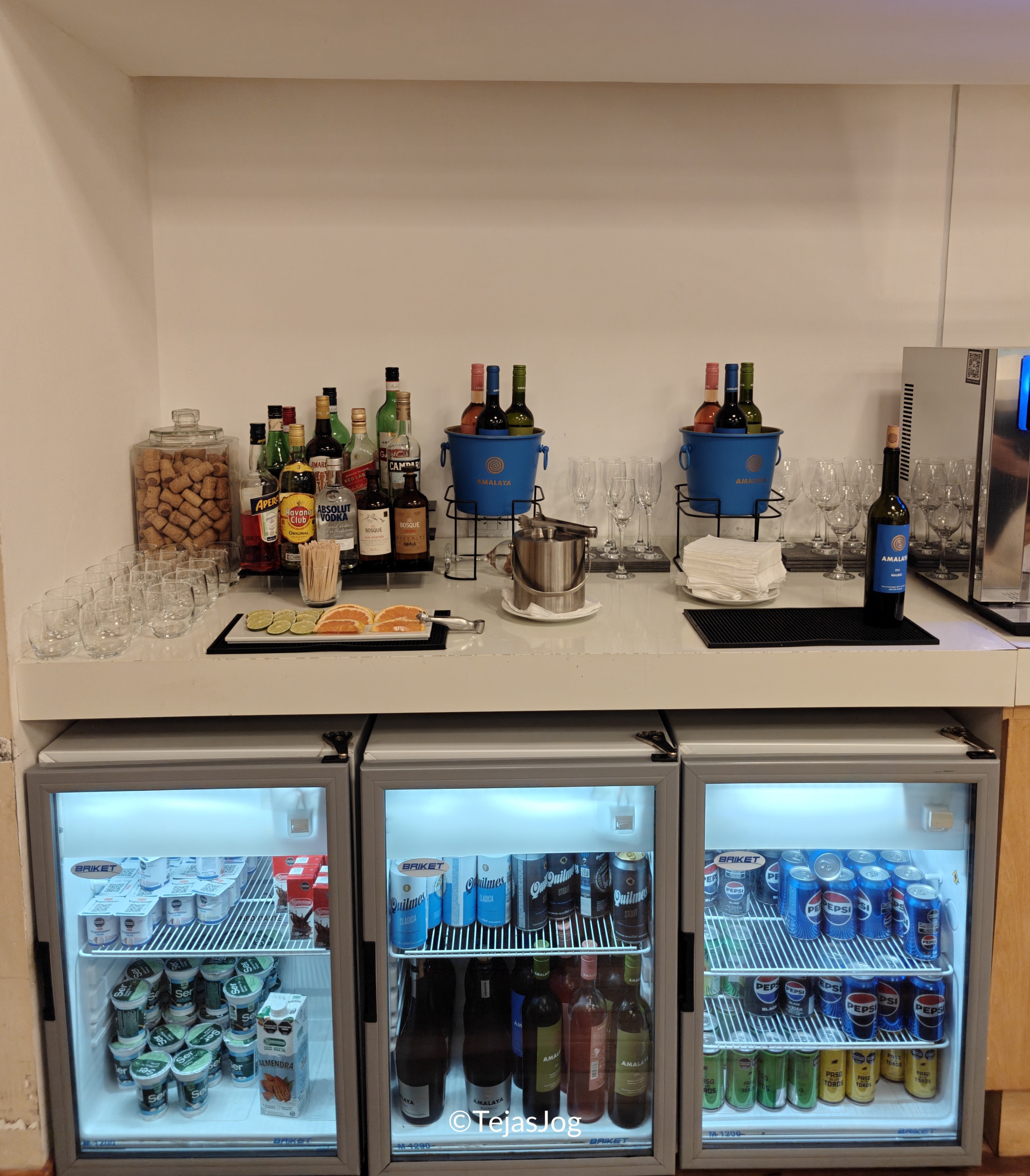 Buffet at AMAE Lounge