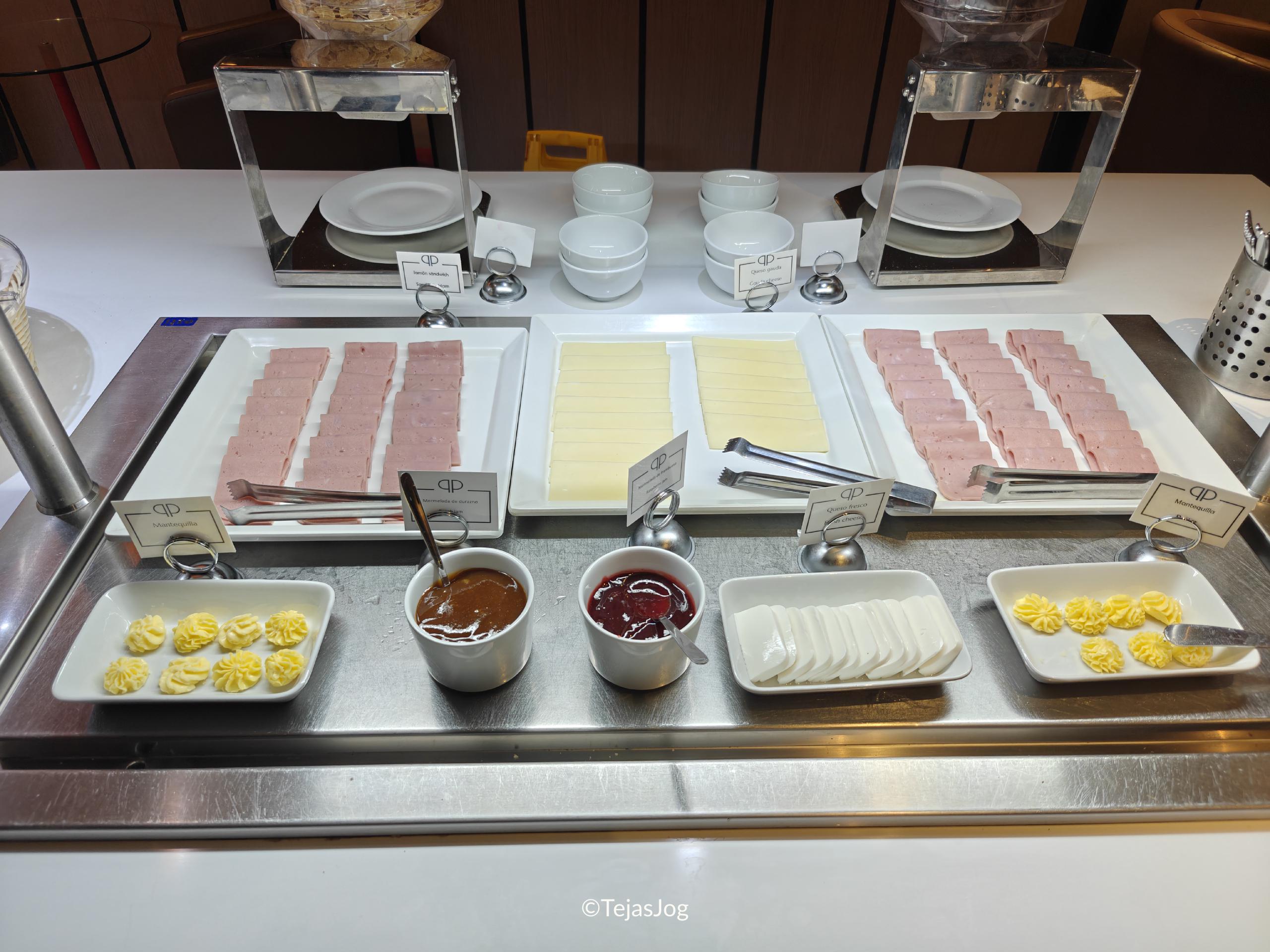 Buffet at Andes Lounge Buffet at Andes Lounge