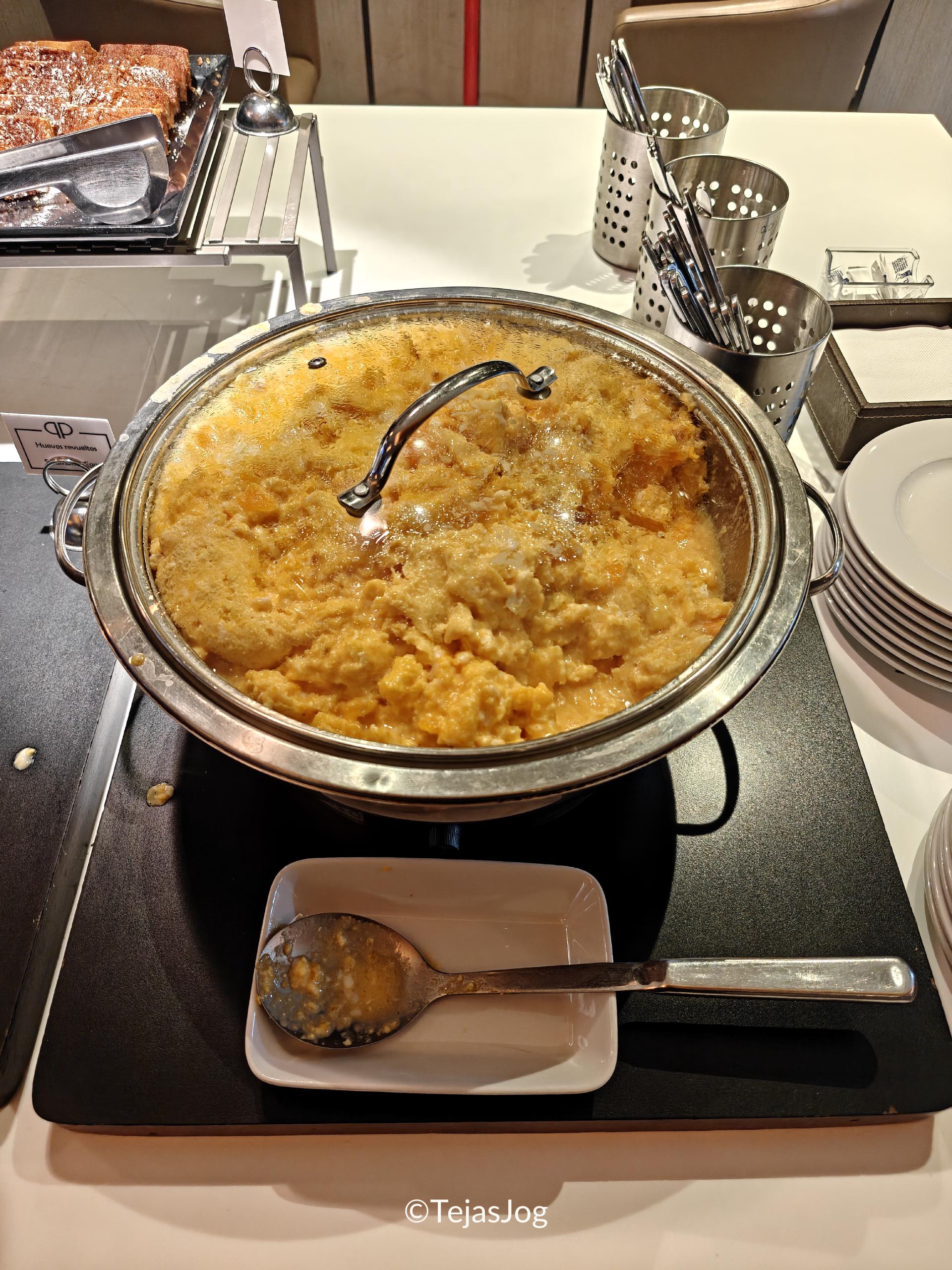 Buffet at Andes Lounge Buffet at Andes Lounge