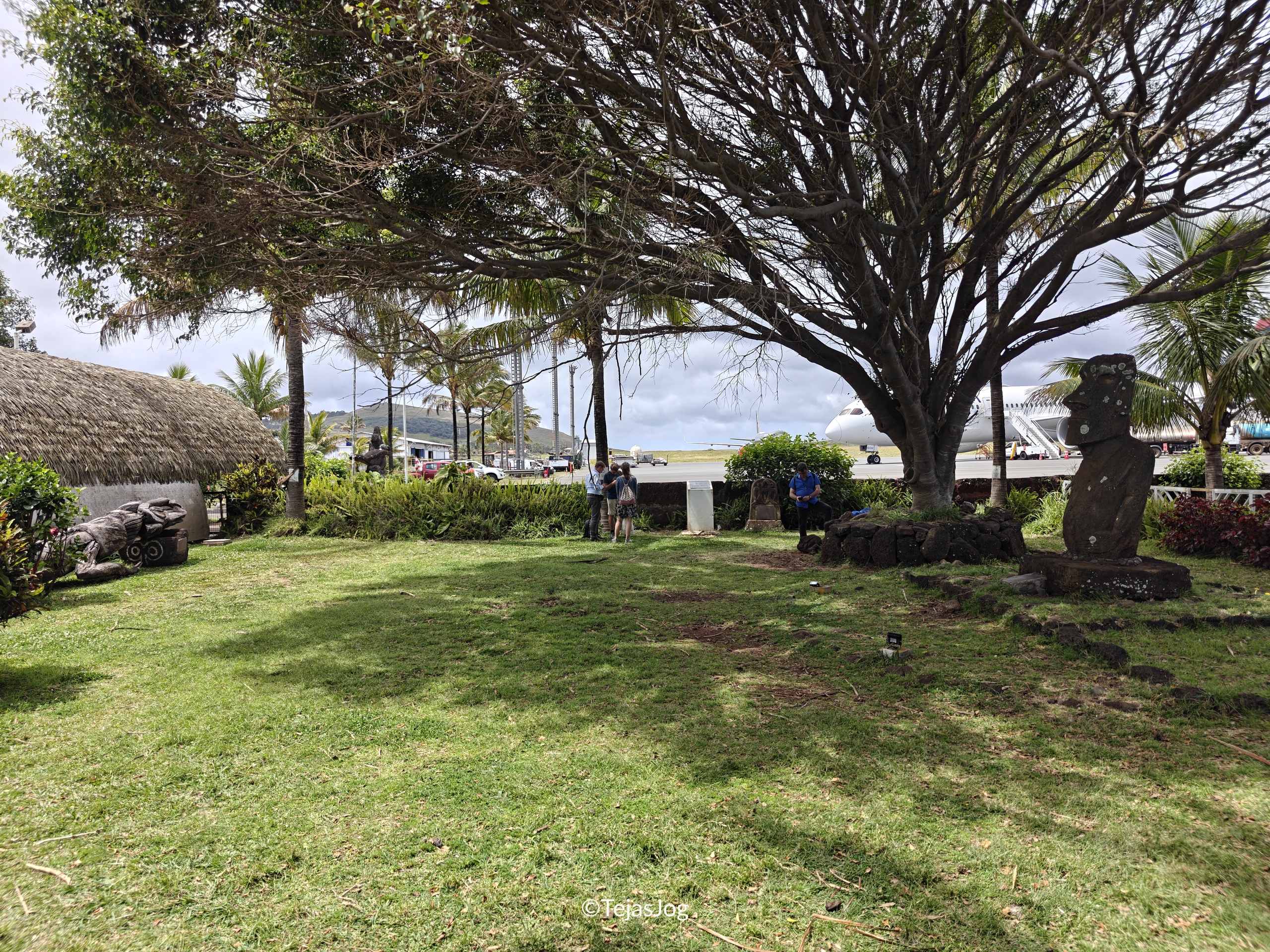 Mataveri International Airport / Aeropuerto Internacional Mataveri